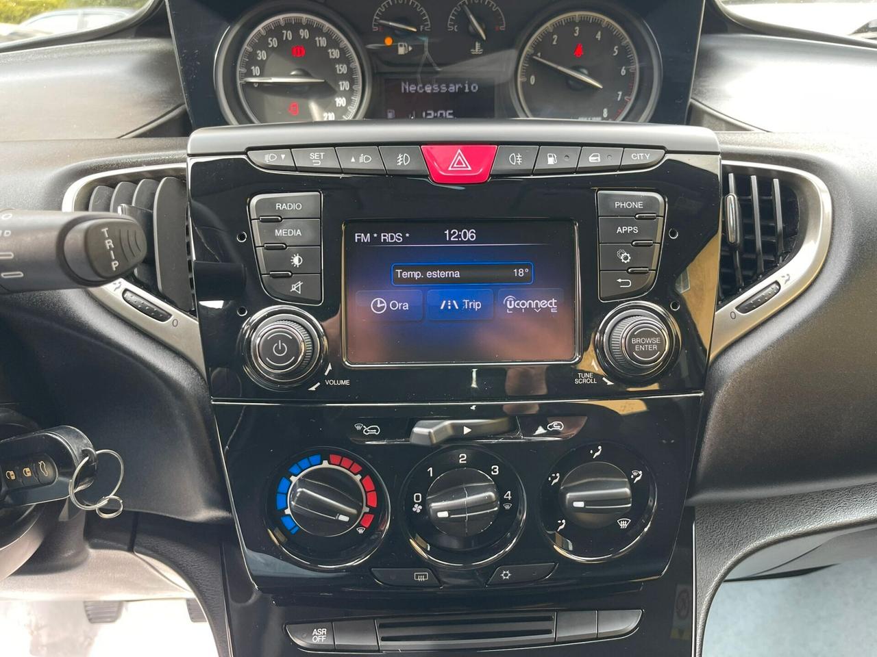 Ypsilon 1.2 69 CV 5 porte GPL Ecochic Gold