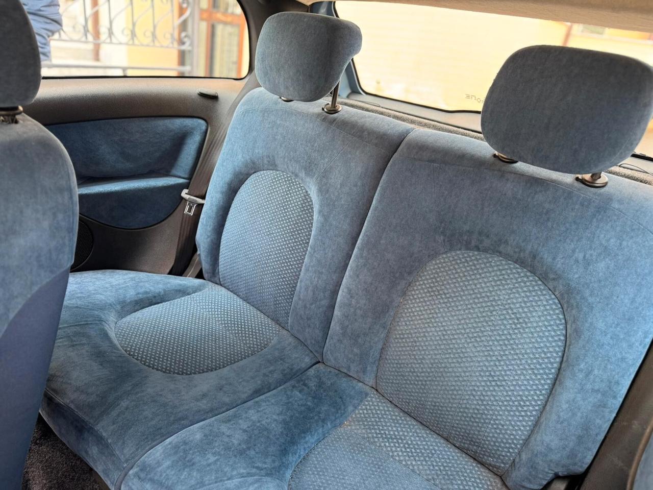 Lancia Ypsilon 1.2 16V Platino