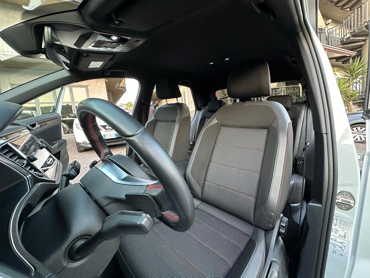 Volkswagen T-Roc 2.0 TDI SCR 150 CV DSG 4MOTION R-Line