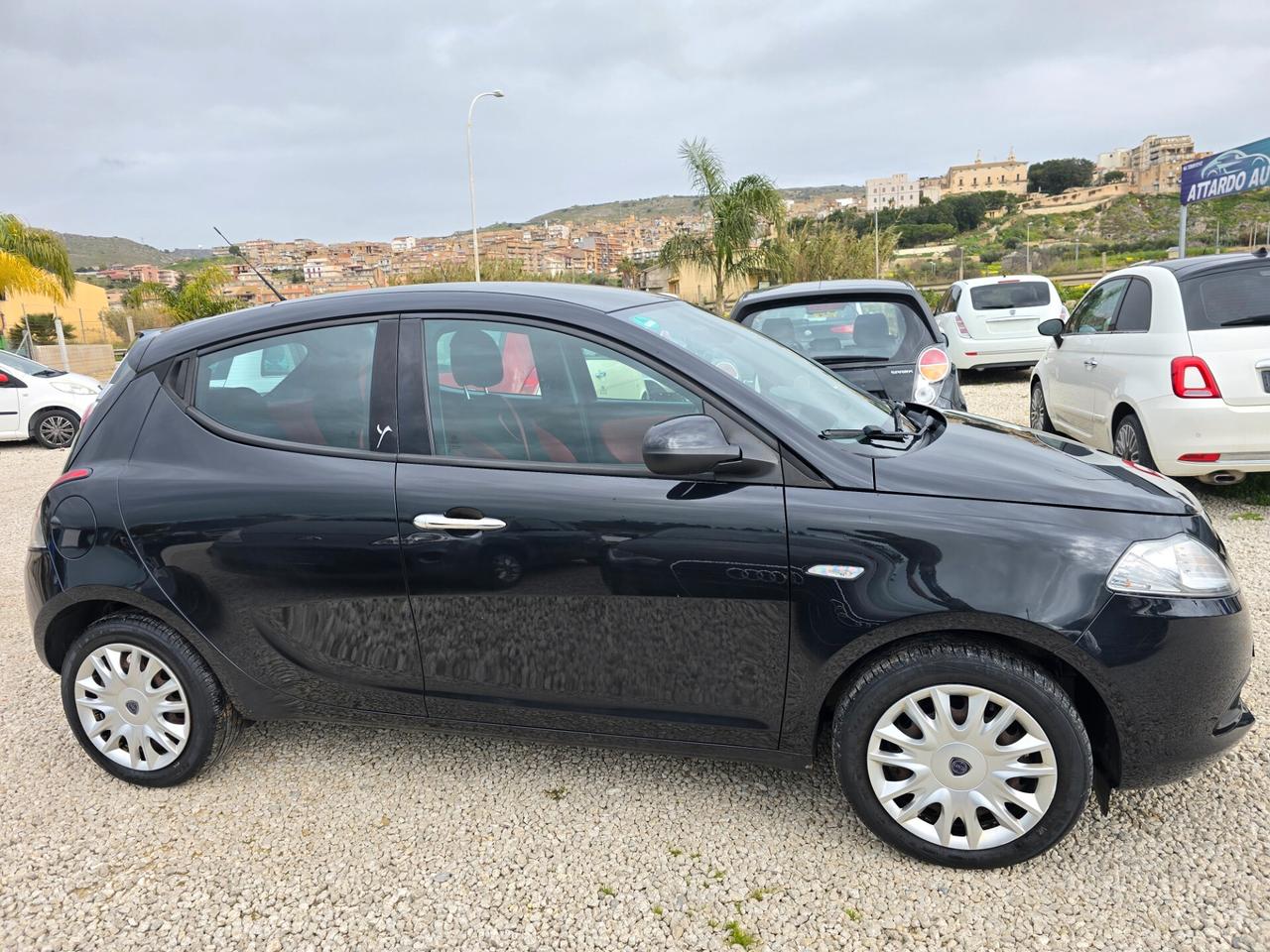 Lancia Ypsilon 1.2 69 CV 5 porte S&S Gold