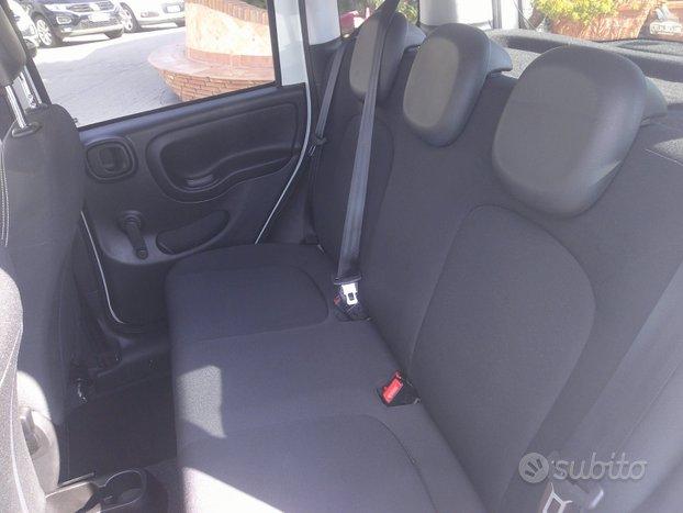 Fiat Panda 1.0 69cv firefly hybrid schermo touch 7"
