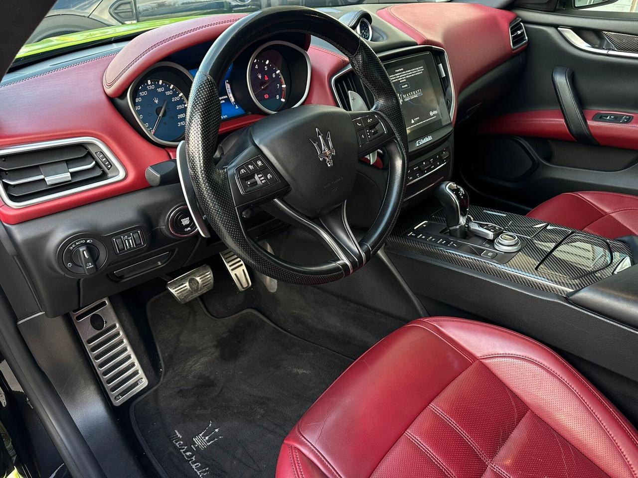 Maserati Ghibli V6 430 CV Q4 Gransport