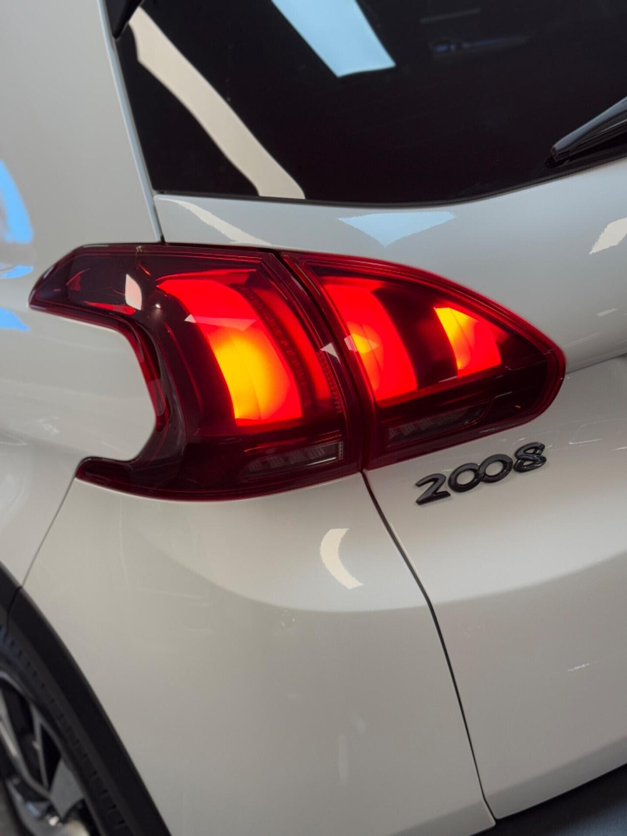 Peugeot 2008 BlueHDi 100 Allure
