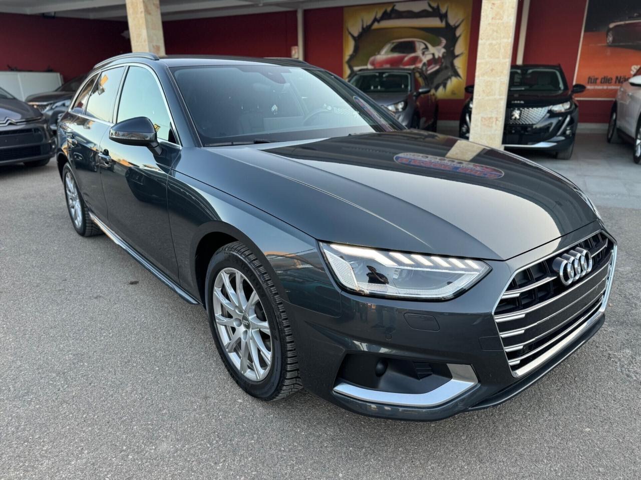 Audi A4 Avant 35 TDI/163 CV S tronic cockpit