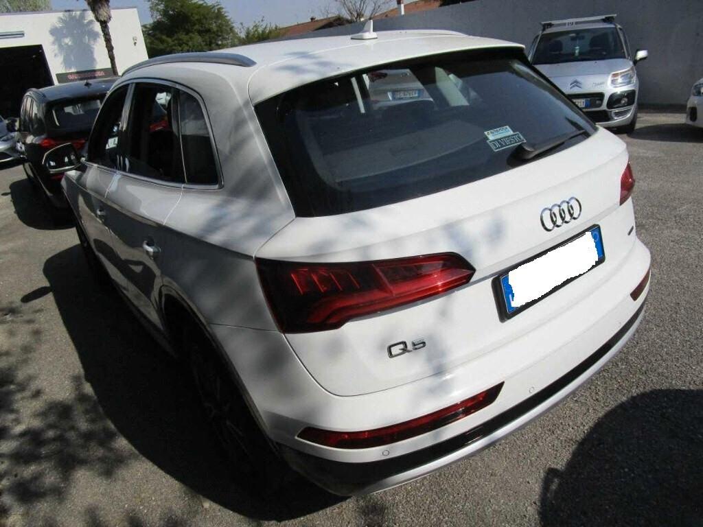 Audi Q5 35 TDI quattro S tronic Business Design