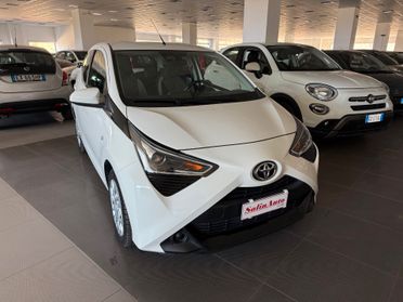 Toyota Aygo Connect 1.0 VVT-i 72 CV 5 porte x-play cambio automatico