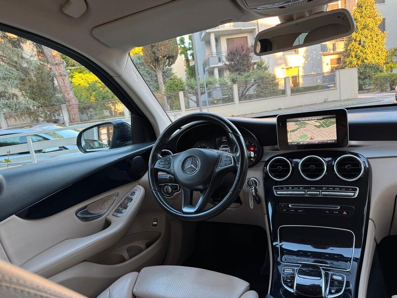MERCEDES GLC 250 D 4MATIC SPORT
