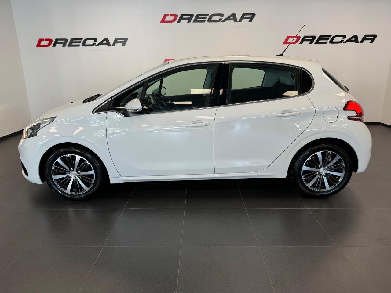 Peugeot 208 PureTech 82 5 porte Allure NAVI NEOPATENTATI