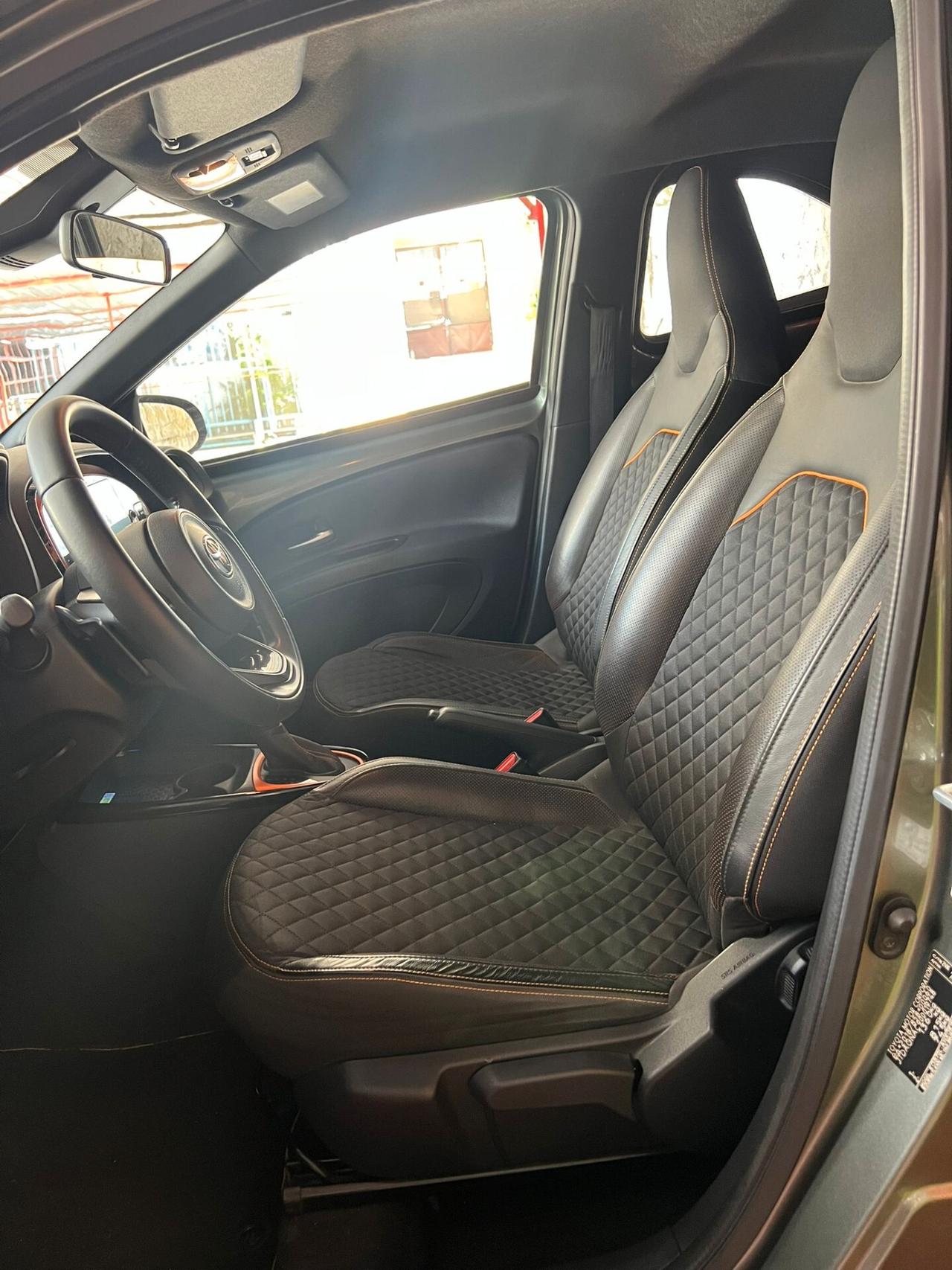 Toyota Aygo X 1.0 72cv AUTOMATICA Limited S-JBL