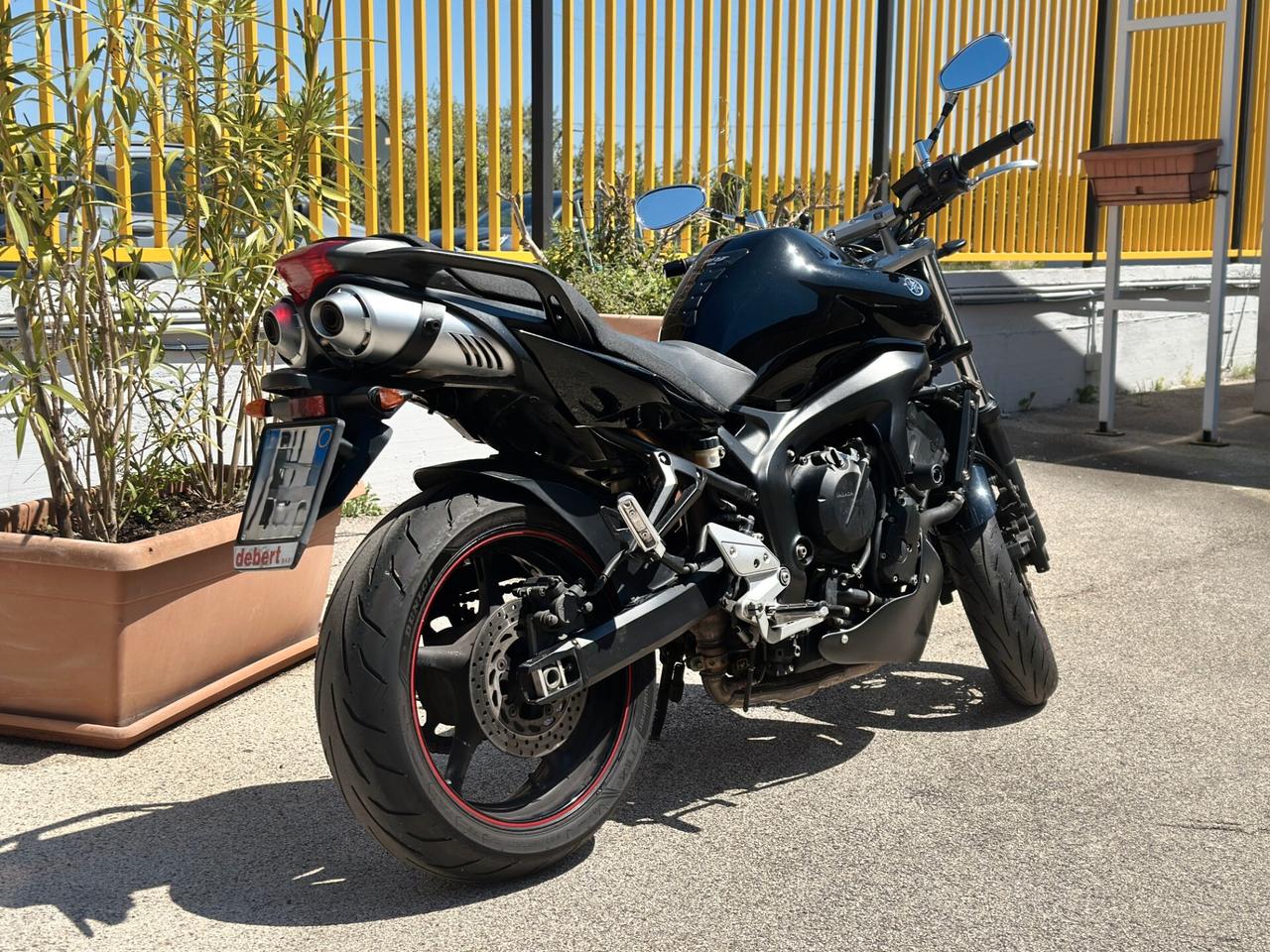 YAMAHA FZ6 S2 Black