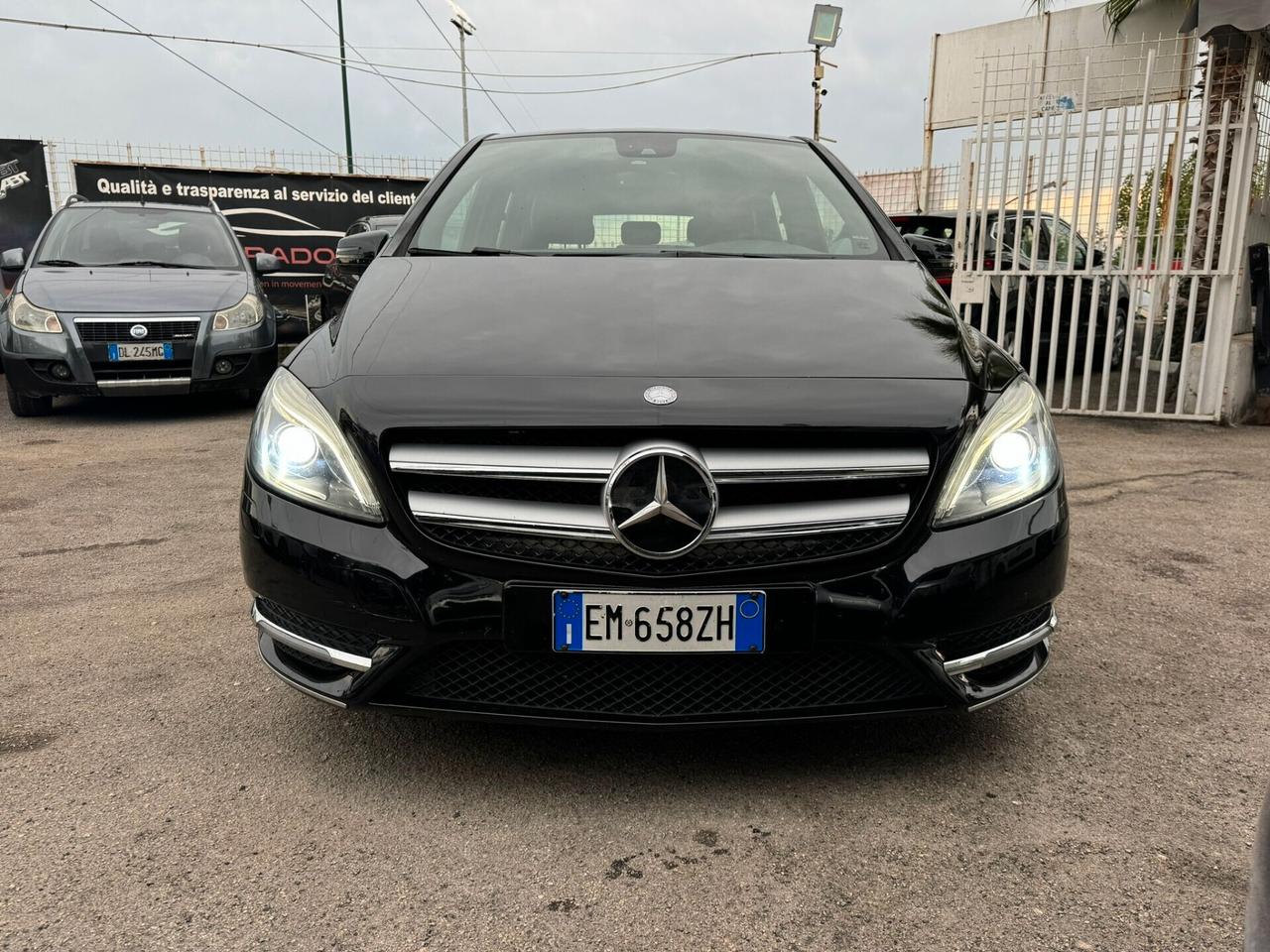 Mercedes B 180 PREMIUM AUTOMATICA NAVI FULL LED