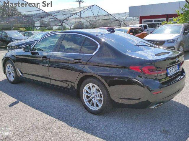 BMW 530 Serie 5 2020 Berlina LCI 530e Business auto - GF32