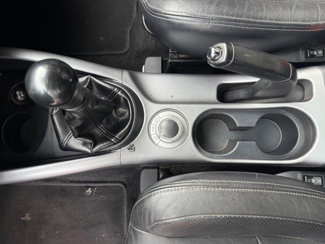 Mitsubishi Outlander 2.0 DI-D Instyle 7 p.ti DPF