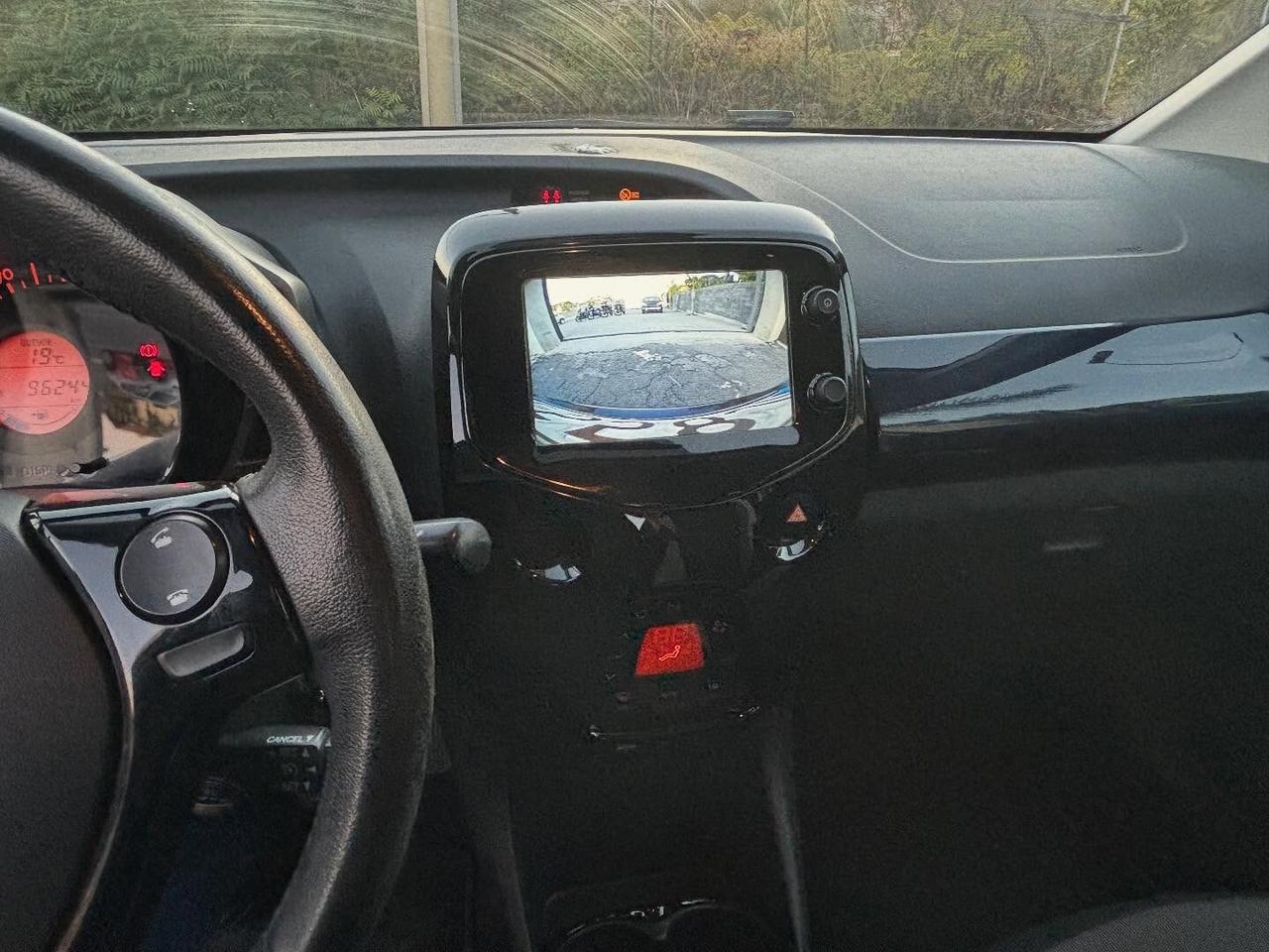 Toyota Aygo 1.0 VVT-i 69 CV 5 porte x-clusiv