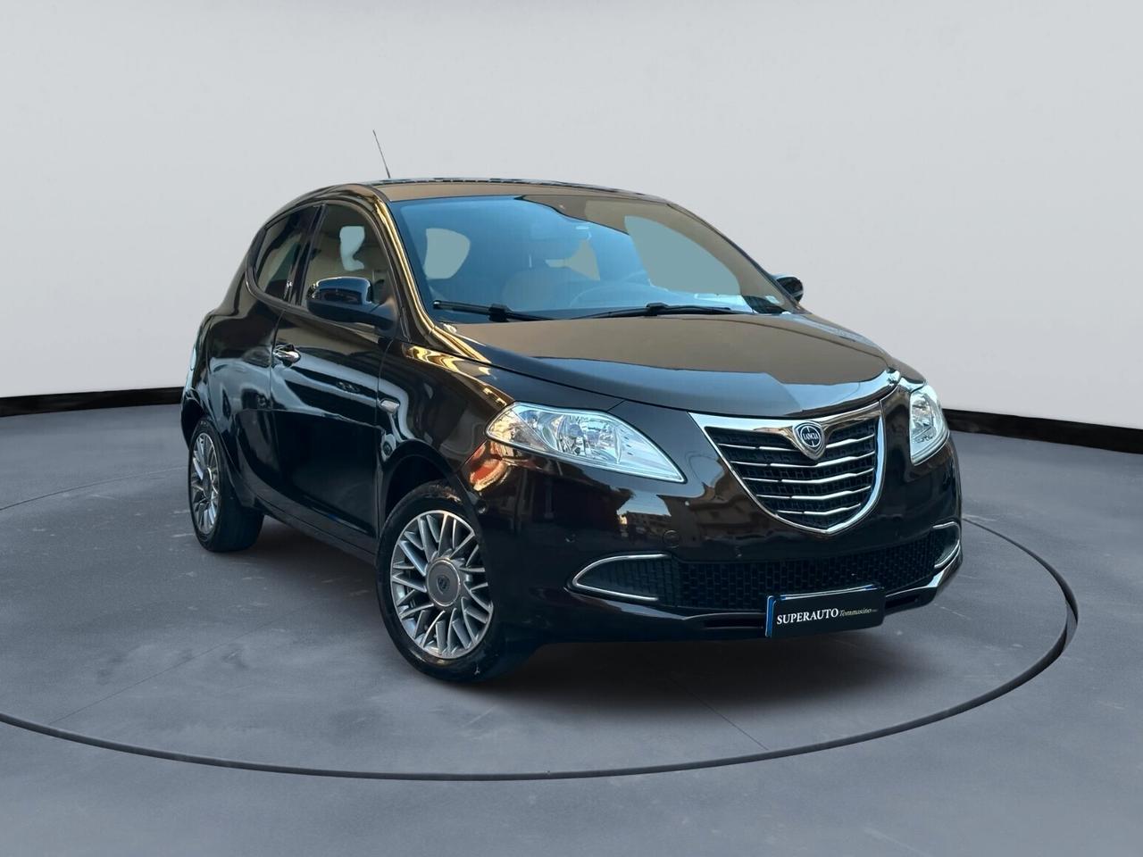 Lancia Ypsilon 1.2 69 CV 5 porte Platinum