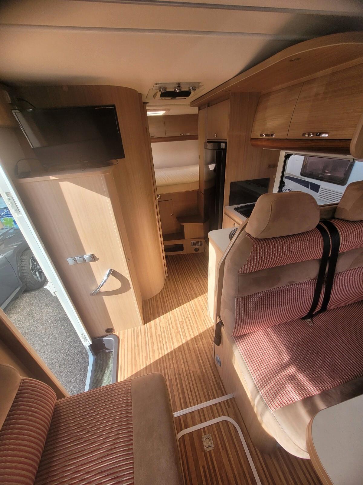 Adria MATRIX M 680 SP CON AMPIO GARAGE