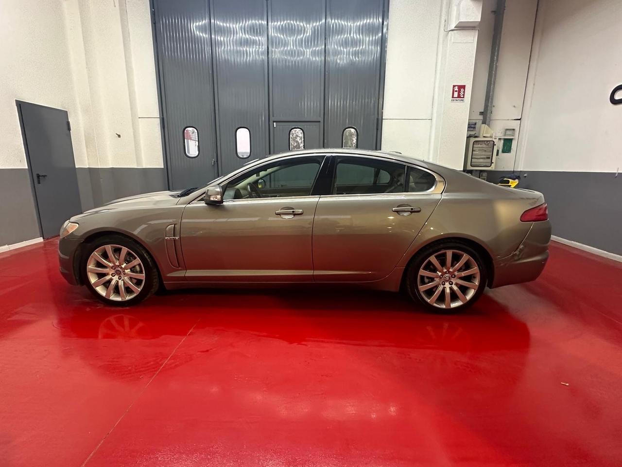 Jaguar XF 2.7D V6 Luxury