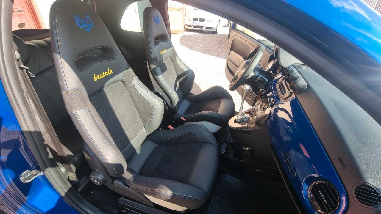 Abarth 500 1.4 Turbo T-Jet essesse