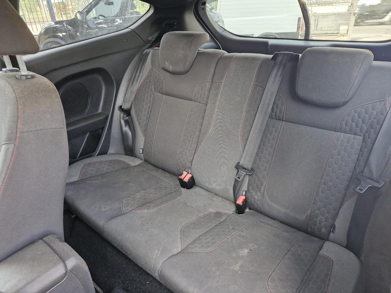 FORD FIESTA SINISTRATA SENZA MOTORE 2017
