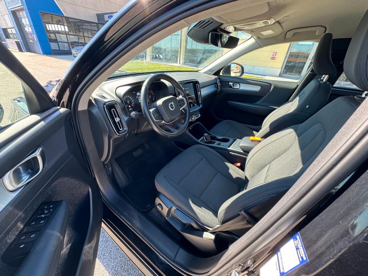 Volvo XC40 T2 Geatronic Momentum Pro