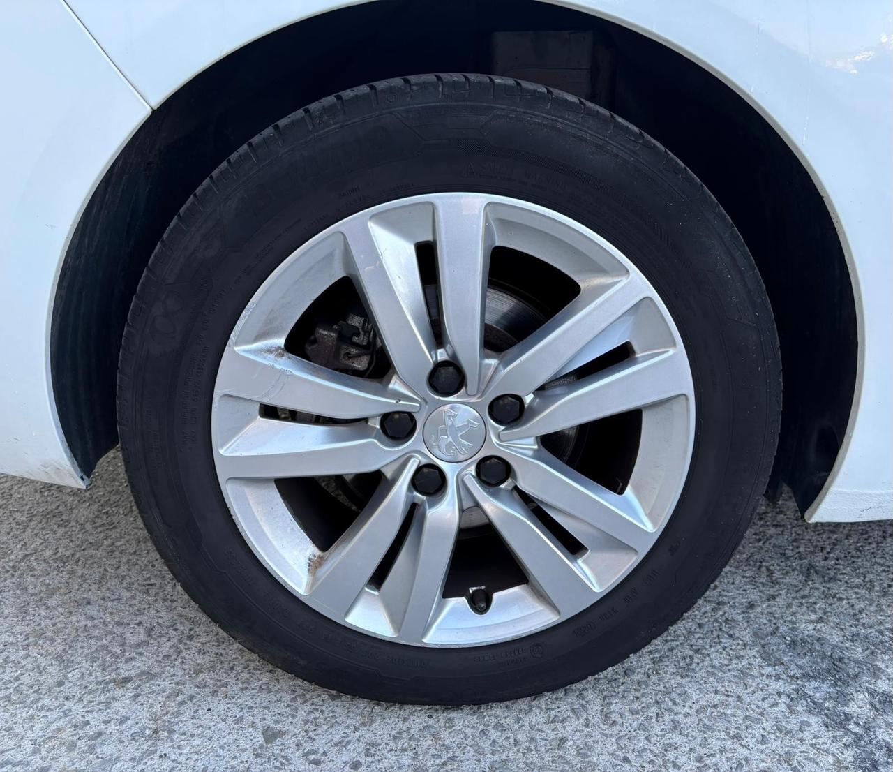 Peugeot 308 BlueHDi 130 S&S EAT8 GT