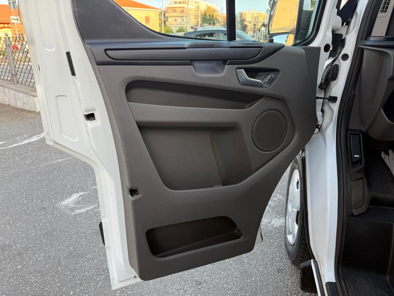 Ford Transit Custom Transit Custom 310 2.0 TDCi 9 POSTI