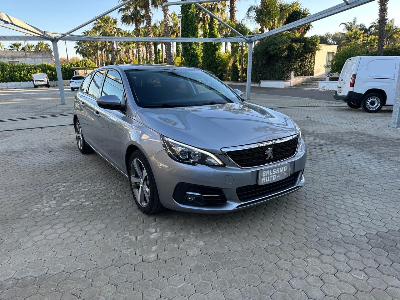PEUGEOT 308 BlueHDi 130 S&S EAT8 SW Allure