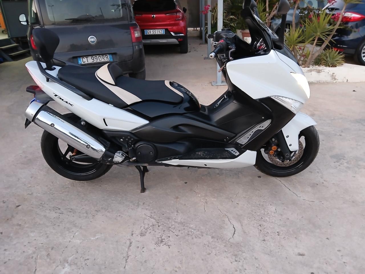 Yamaha T Max White max