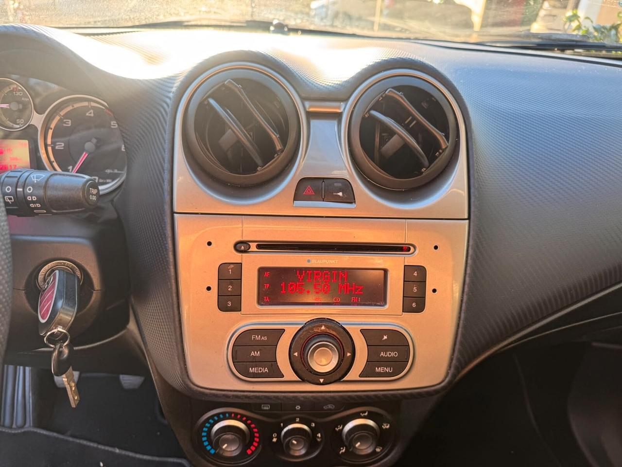 Alfa Romeo MiTo 1.6 JTDm 16V Distinctive Premium Pack