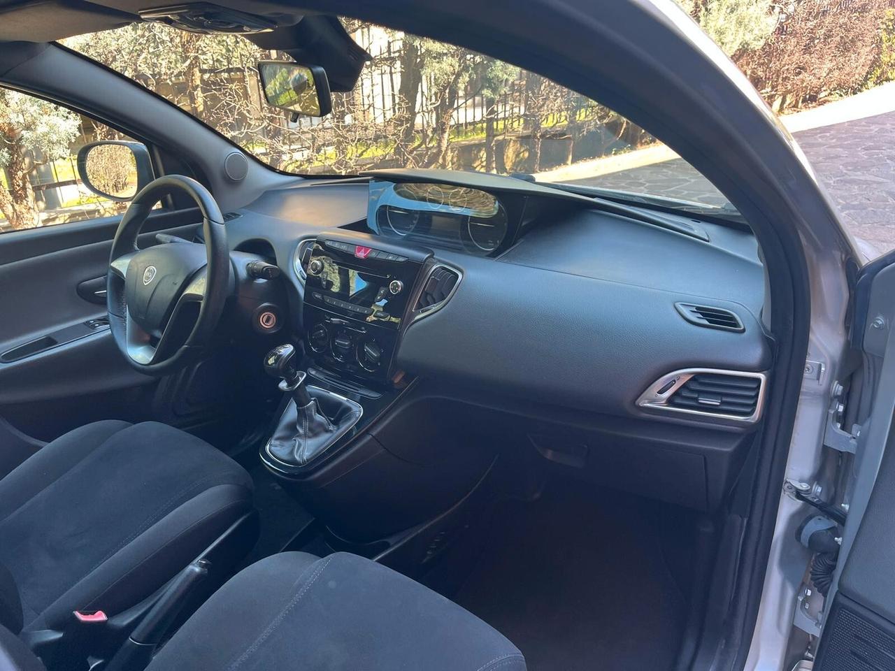 Lancia Ypsilon 1.2 69 CV 5 porte Gold