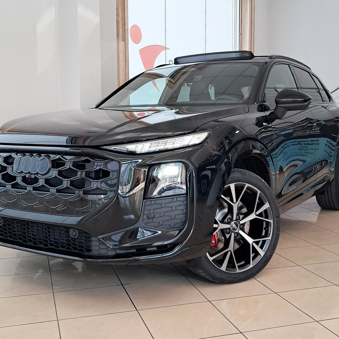 Audi Q3 35 TFSI S tronic Identity Black