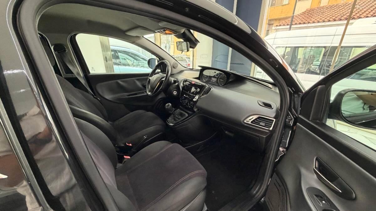 Lancia Ypsilon LANCIA YPSILON 1.2 8v Platinum s&s 69cv