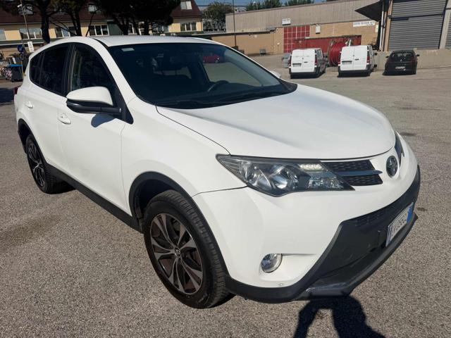 TOYOTA RAV 4 MY23 RAV4 2.0 D-4D 2WD Style Stupenda Bellissima