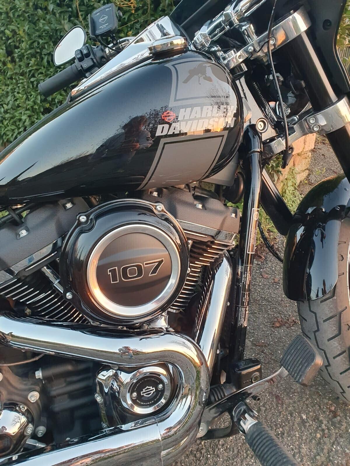 HARLEY DAVIDSON SPORT GLIDE PARI AL NUOVO
