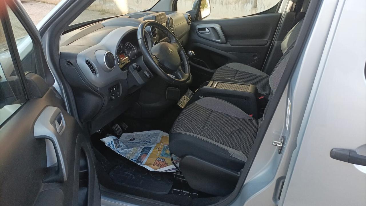 Peugeot Partner Tepee BlueHDi 100 Outdoor