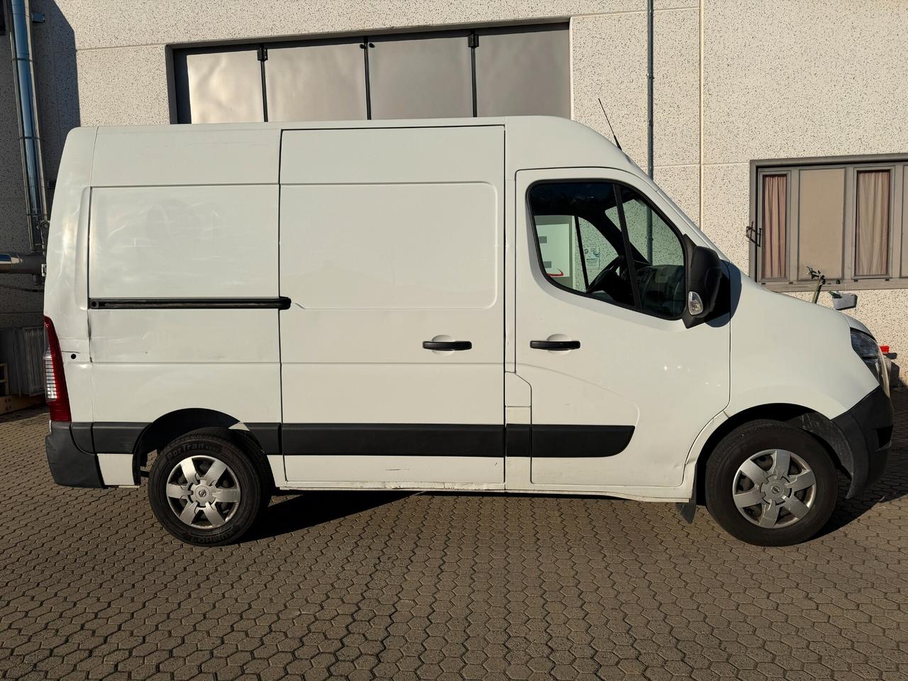 Nissan NV400 35 2.3 dCi PL-TA Furgone
