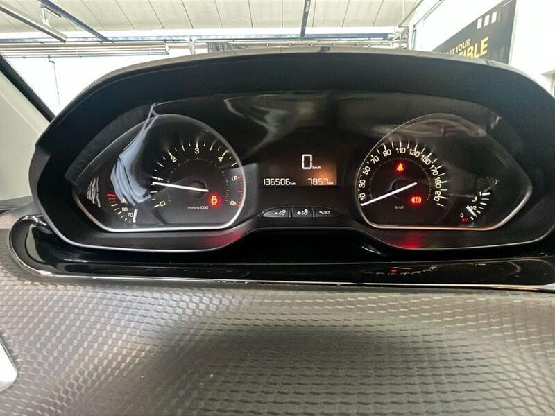 Peugeot 2008 BlueHDi 100cv Allure