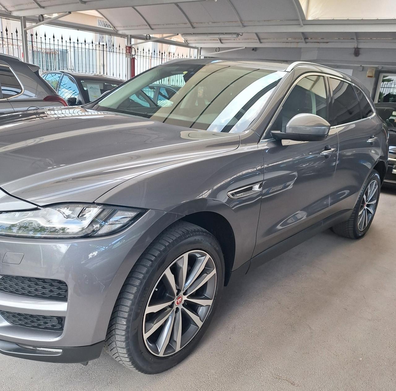 Jaguar F-Pace 2.0 D 240 CV AWD aut. Portfolio Tetto Panor Apribile