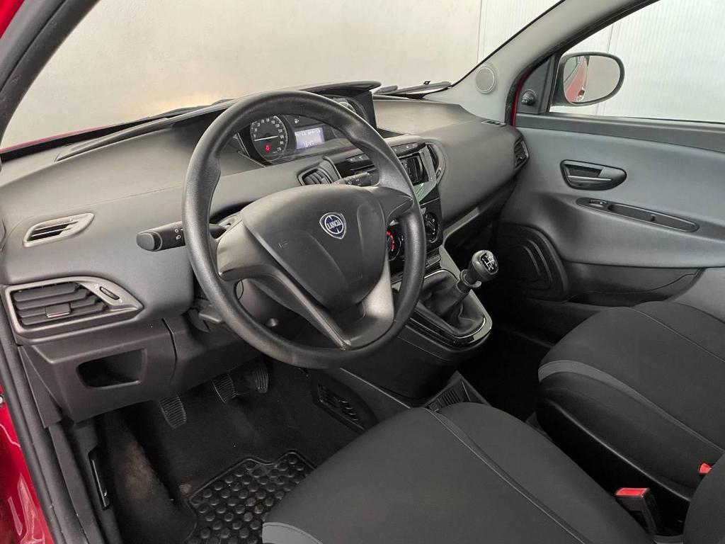 Lancia Ypsilon 5 Porte 1.2 Silver