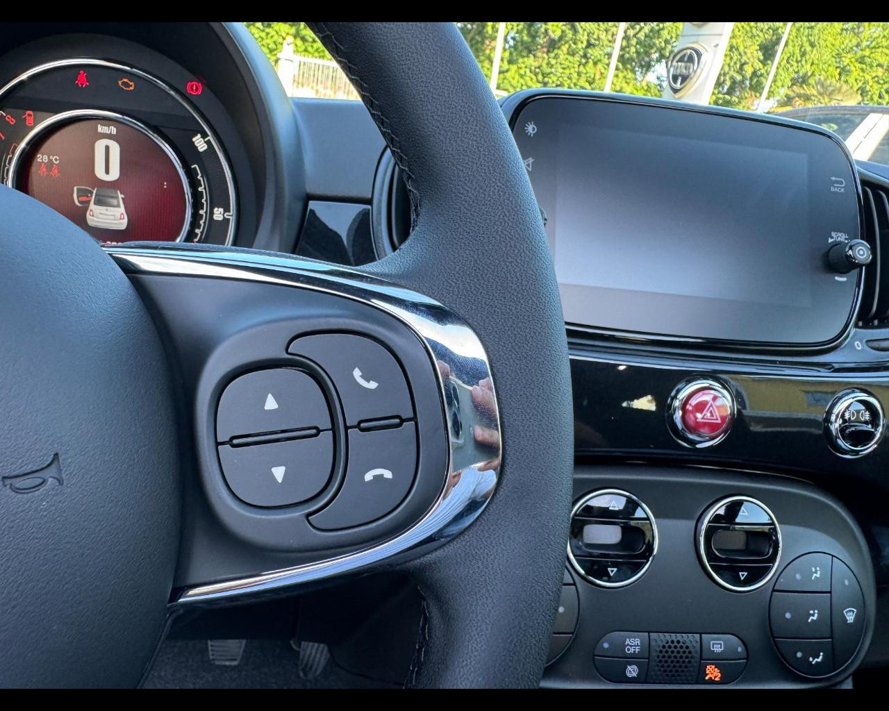 FIAT 500 (2015-->) - 500 C 1.0 Hybrid Dolcevita