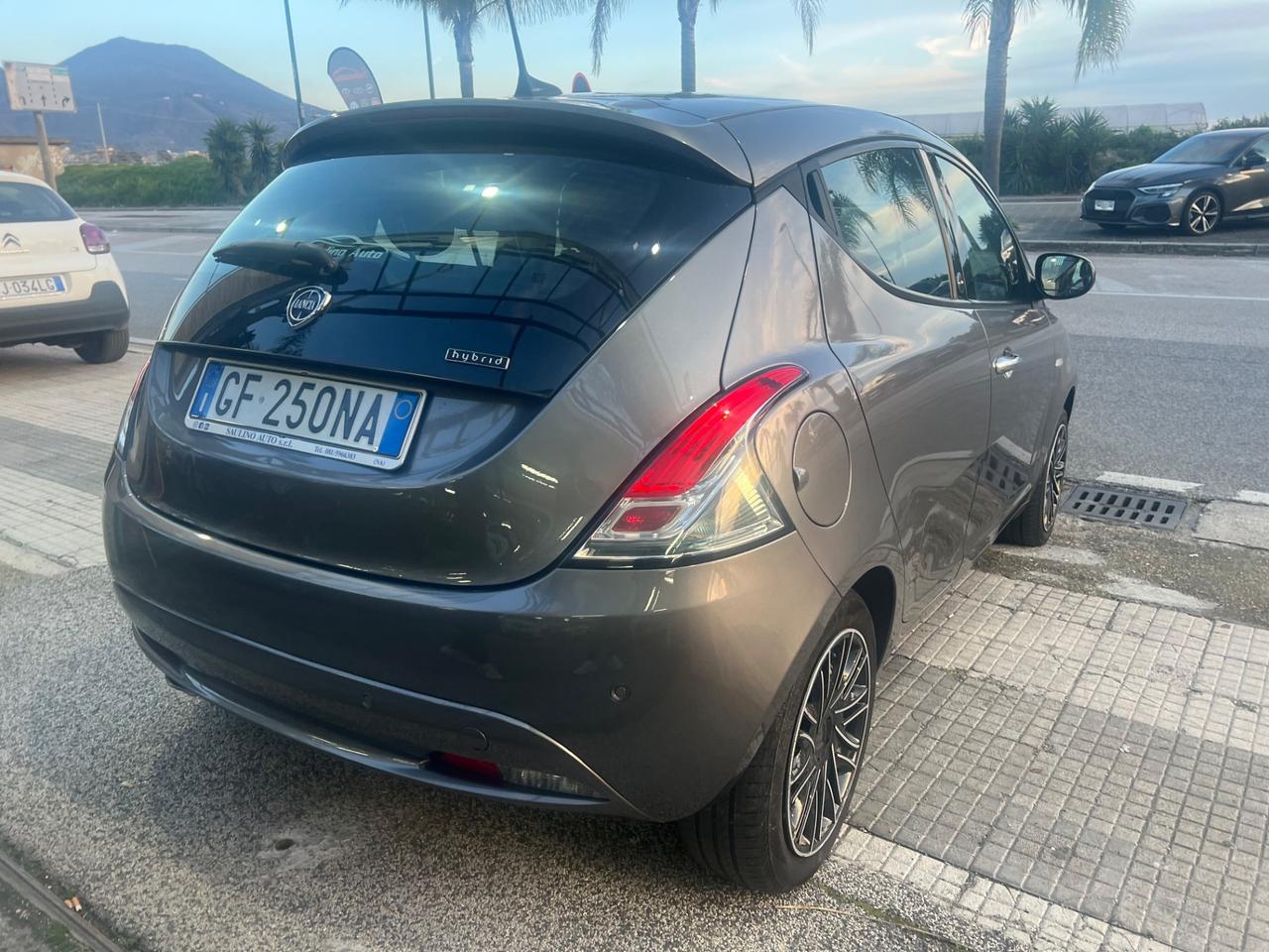 Lancia Ypsilon 1.0 FireFly 5 porte S&S Hybrid Ecochic Gold