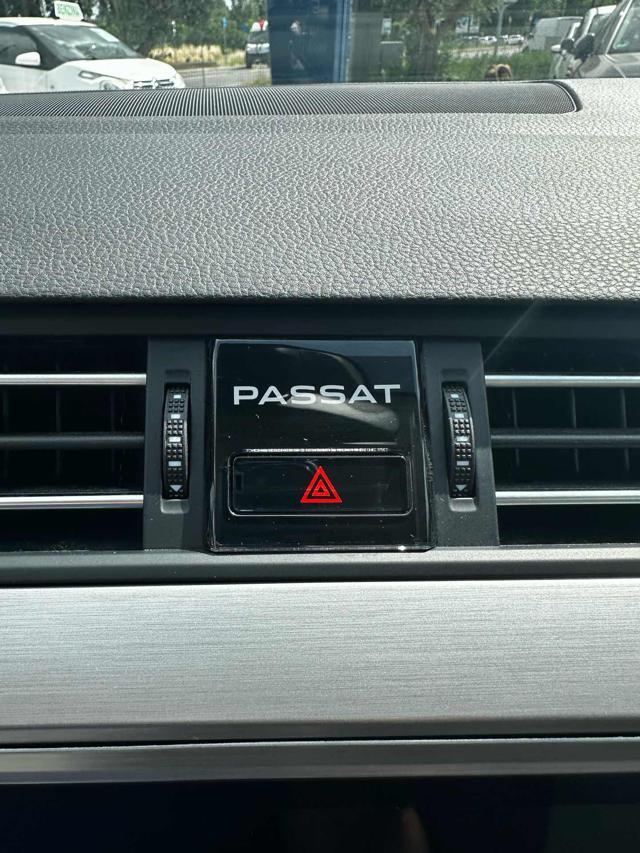 VOLKSWAGEN Passat Variant 2.0 TDI SCR EVO Business "PARI AL NUOVO"