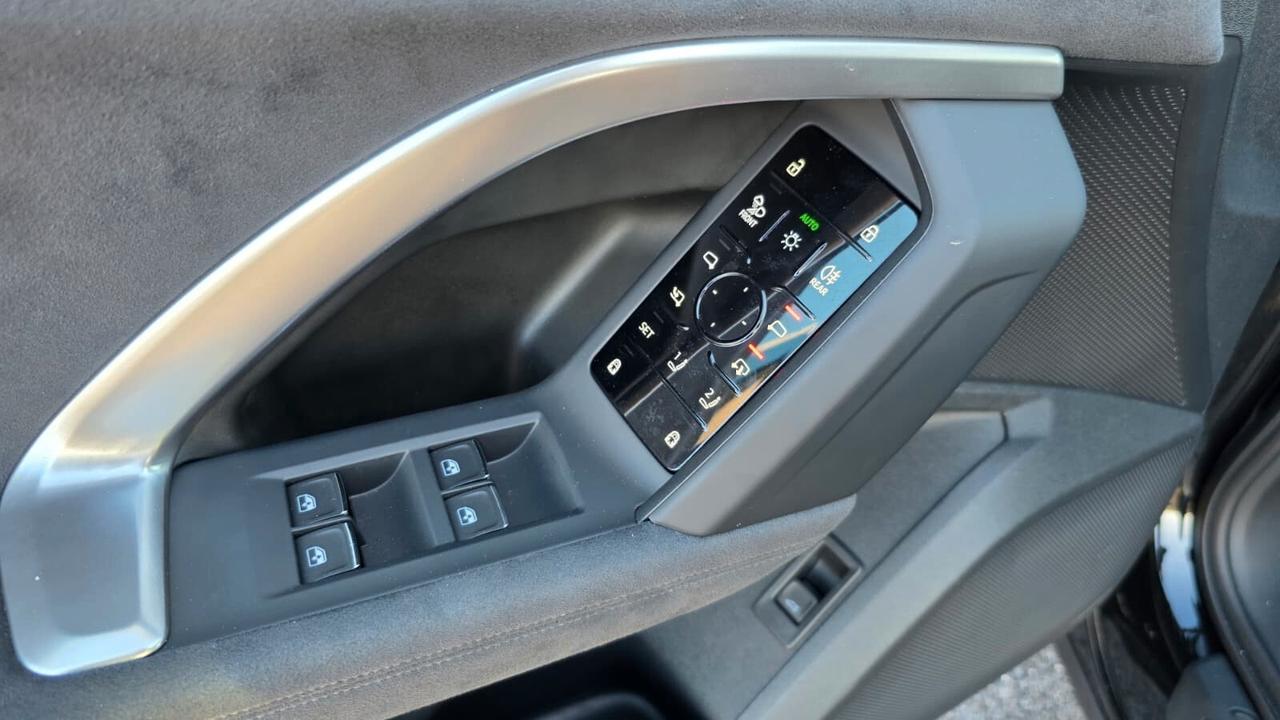 Audi Q5 SPB 2000 TD STRONIC SLINE NUOVA PRONTA CONSEGNA