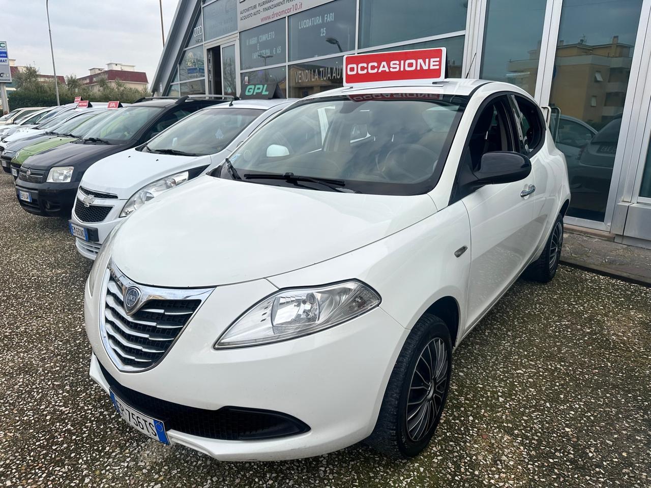 Lancia Ypsilon 0.9 TwinAir 85 CV 5 porte Metano Ecochic Gold
