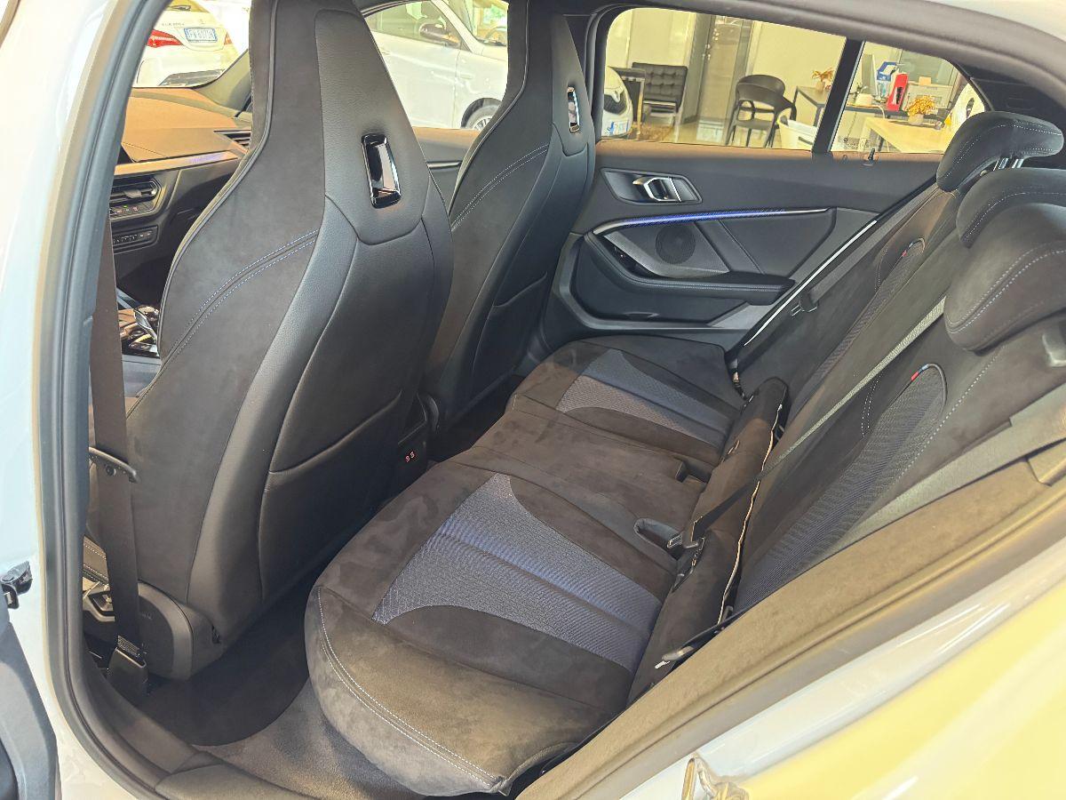 BMW Serie 1 118d M Sport Black Cromo Solo 58.000km