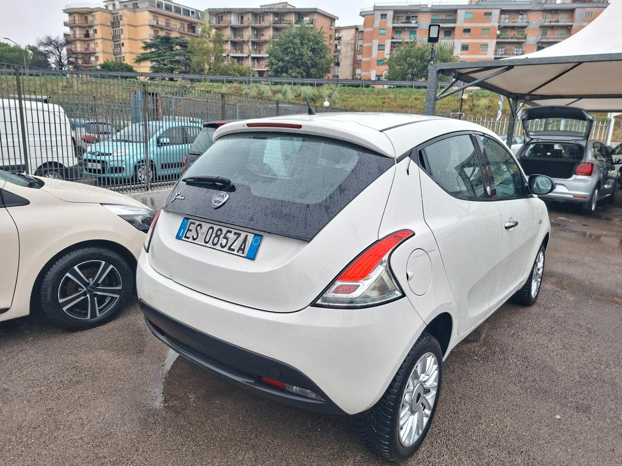 Lancia Ypsilon 0.9 TwinAir 85 CV 5 porte Metano Ecochic Elefantino