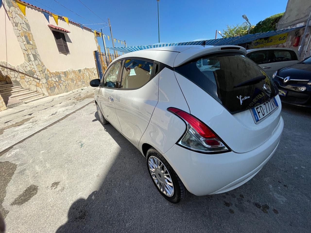 Lancia Ypsilon 1.2 69 CV 5 porte Gold