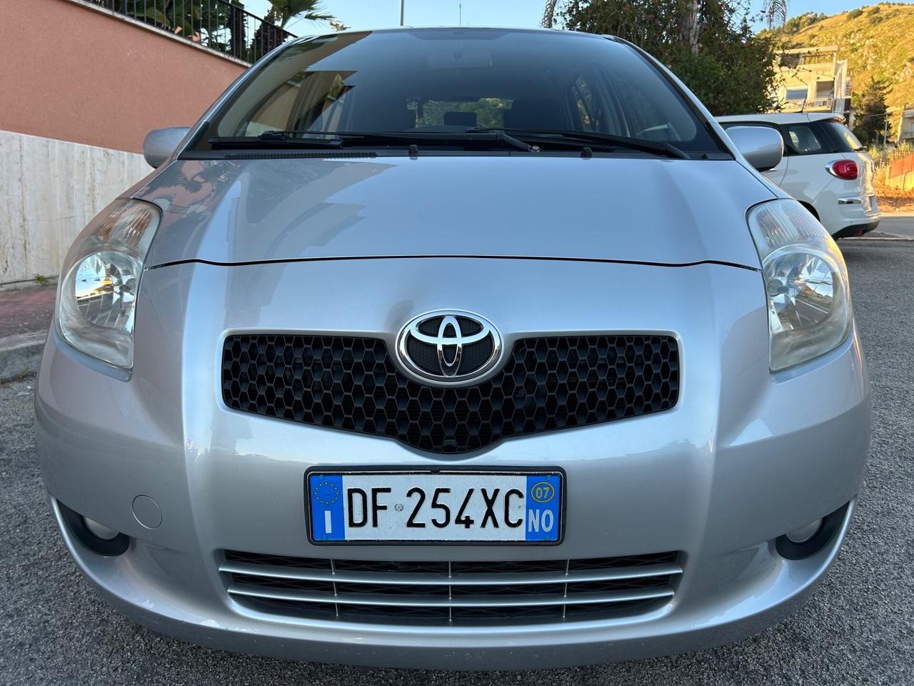 Toyota Yaris 1.3 benz ideale per neo patentati
