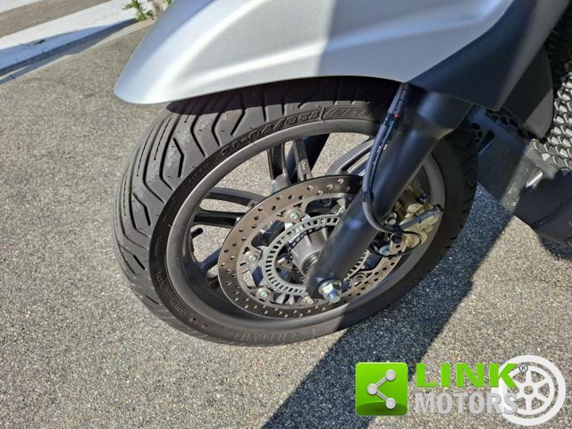 PIAGGIO Beverly 400 S E. E S