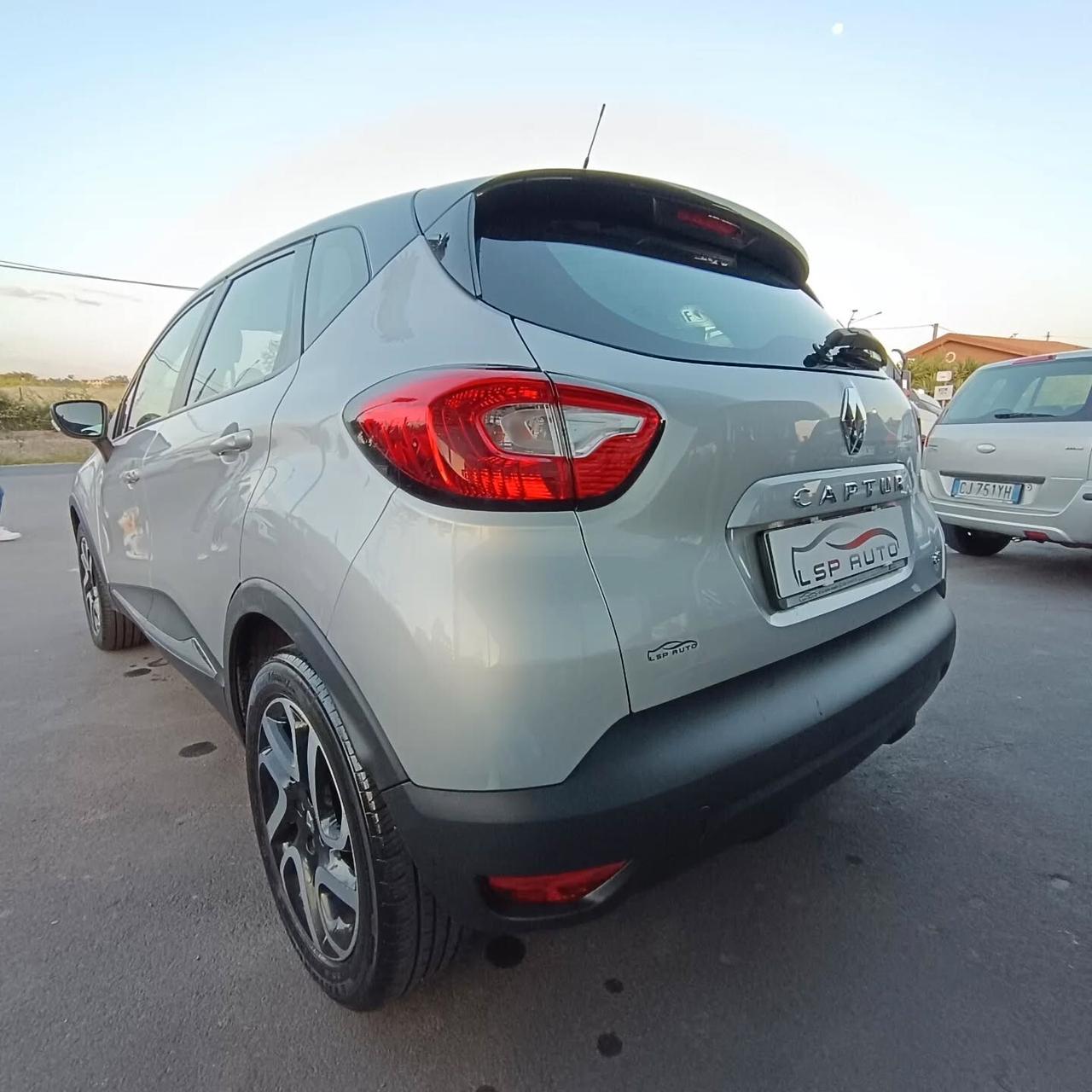 Renault Captur 1.5 dCi 90 CV TAGLIANDATA